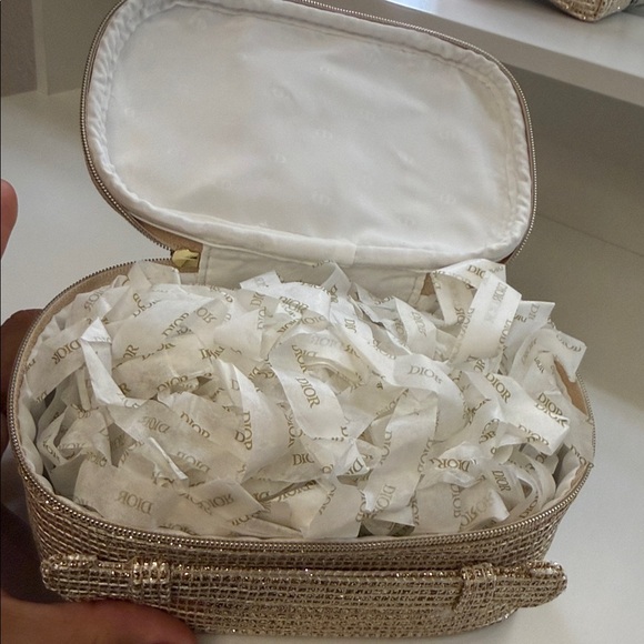 Gold Dior   Holiday 2025 Glitter makeup pouch with zippers - Picture 7 of 7